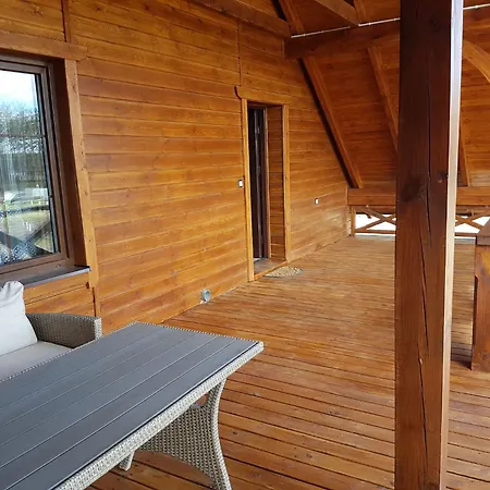 Сasa de vacaciones Wooden In Skrzynia With Terrace Osiek (Pomerania)